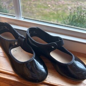 Girls Capezio tap shoes